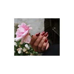 CND Vinylux Nail Polish, 106 Bloodline -CND Butik 639370098692 1